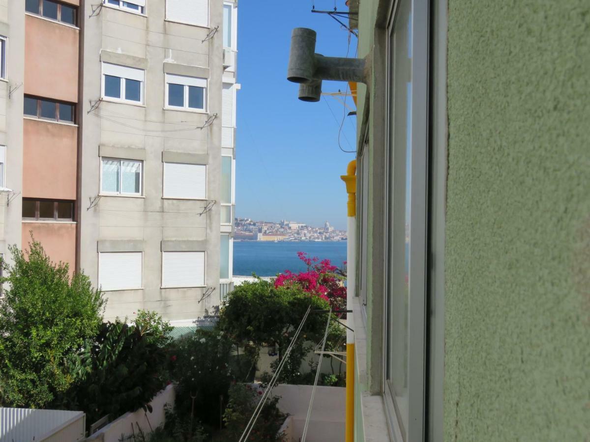 TEJO HOUSE RIVER Lisbon (Cacilhas) Almada Exterior foto