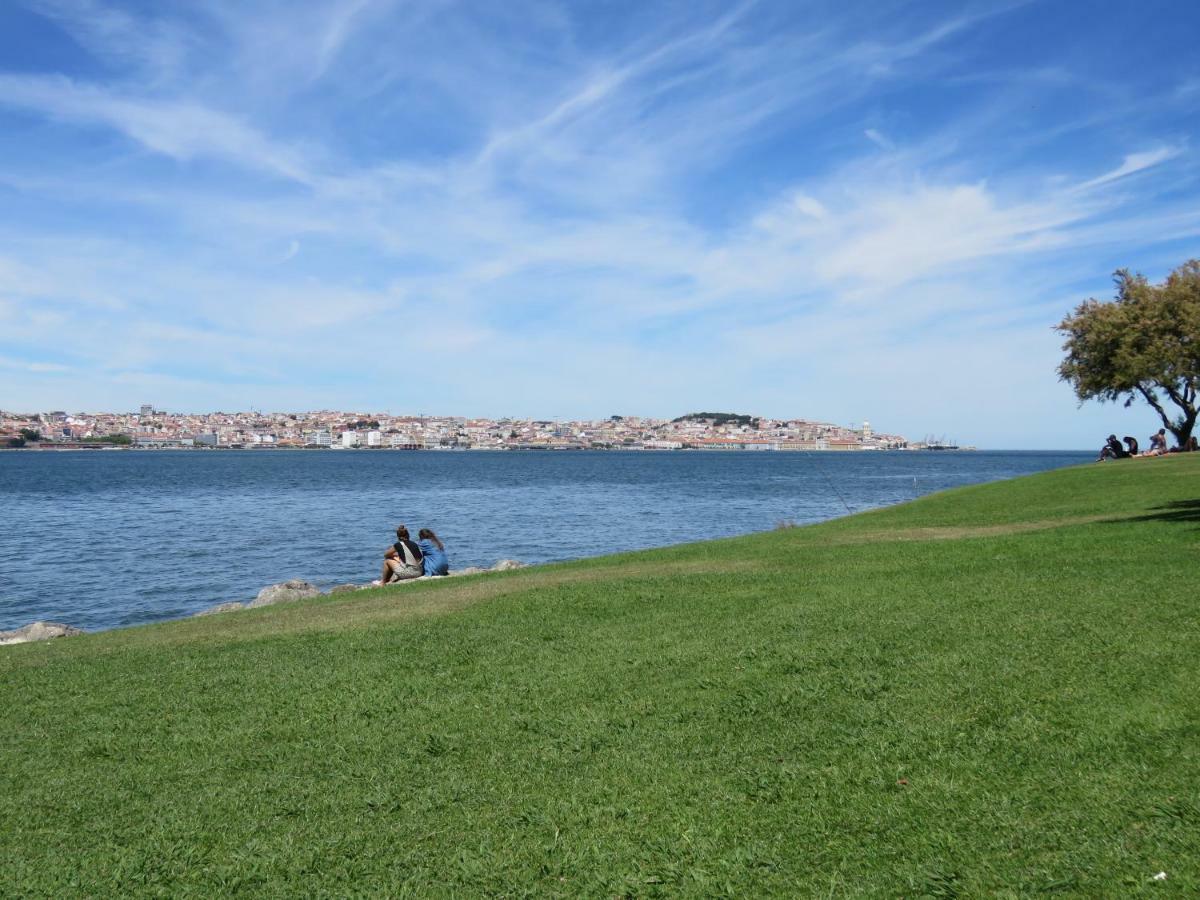 TEJO HOUSE RIVER Lisbon (Cacilhas) Almada Exterior foto